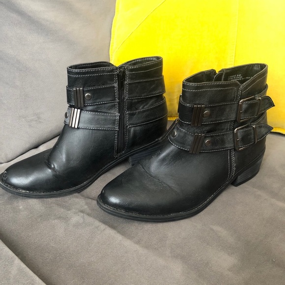 Gray Buckle Accent Booties - Picture 2 of 8